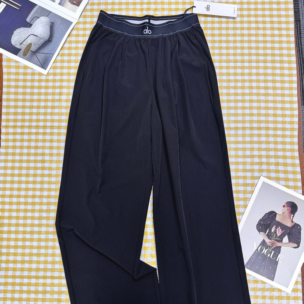 NWT ALO Yoga Black Straight Leg Pants Sz. L